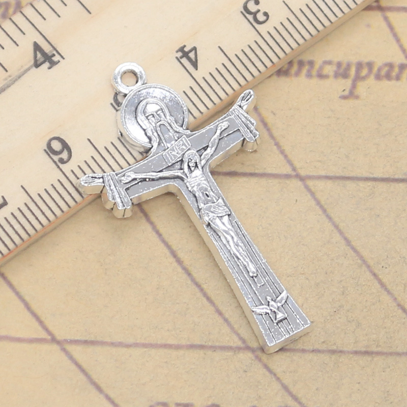 Vintage Fashion Finds - 10 Breloques Croix Jésus 40x24mm Couleur
