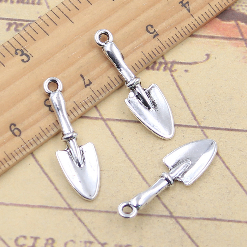 Vintage Fashion Finds - 20 pendentifs en forme de pelle