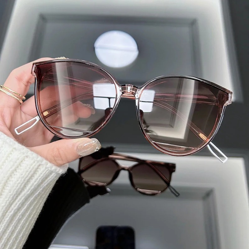 Lunettes de soleil vintage œil - Vintage Fashion Female avis et prix