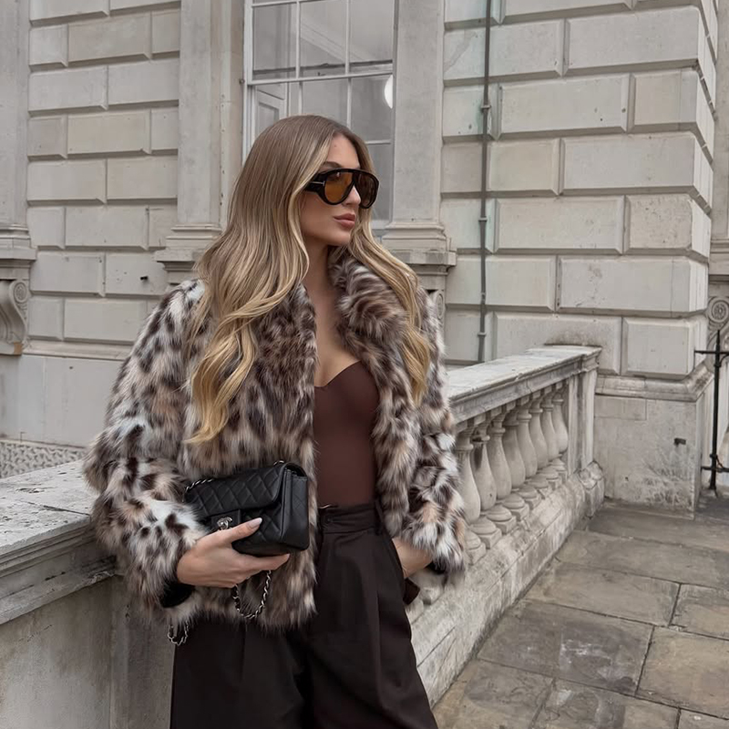 Manteau en fausse fourrure léo - Vintage Fashion Bloggers avis et prix