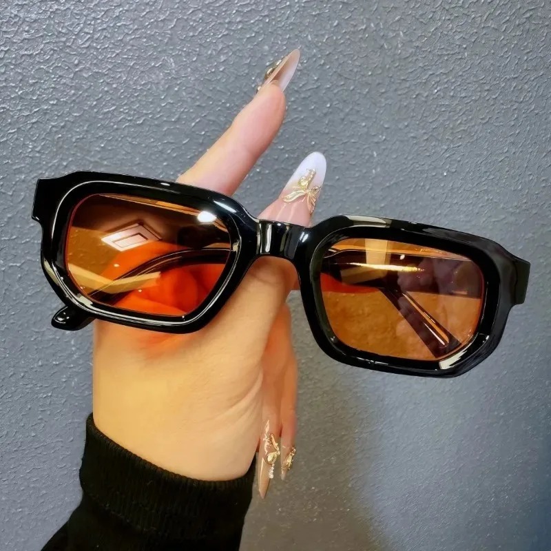 Lunettes de soleil carrées vin - Vintage Fashion Female avis et prix