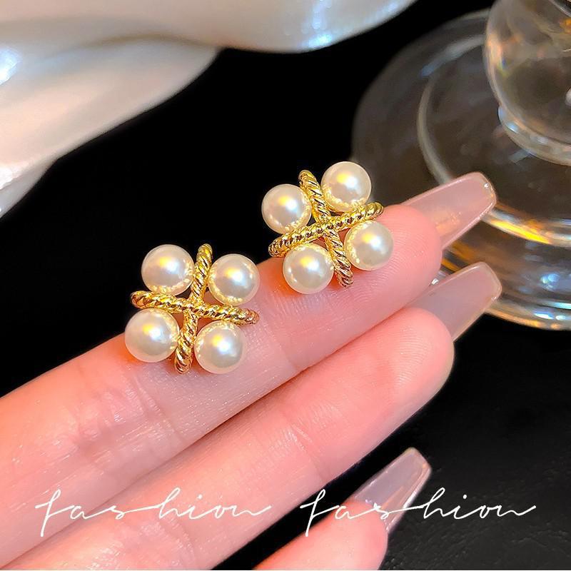 Boucles d'oreilles clous vinta - Vintage Fashion Trends 2026 avis et prix