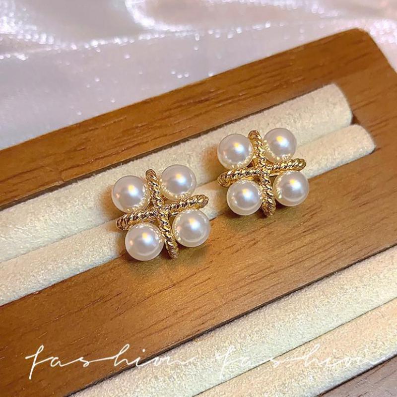 Boucles d'oreilles clous vinta - Vintage Fashion Trends 2026 avis et prix