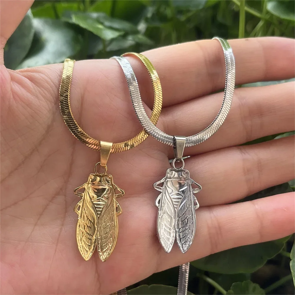 Tour de cou doré antique en ac - Vintage Fashion Bug avis et prix