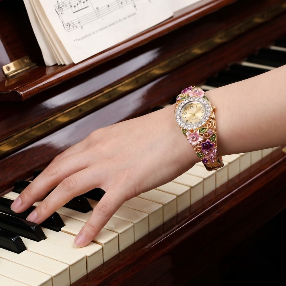 Montre vintage riche en fleurs - Vintage Fashion Week avis et prix