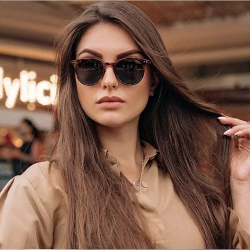 Lunettes de soleil rondes vint - Vintage Fashion Female avis et prix