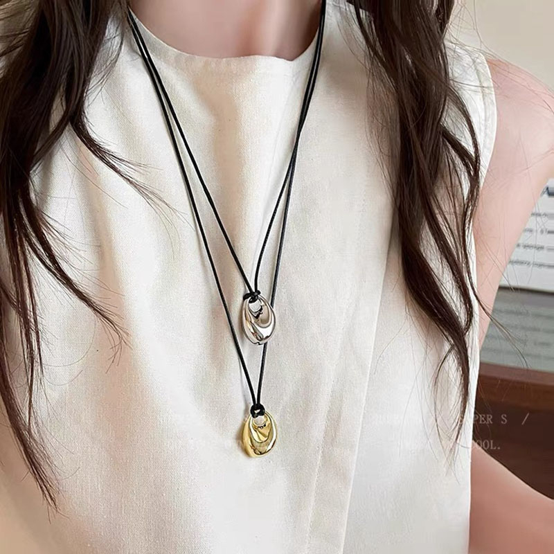 Collier coréen en corde noire  - Vintage Fashion Trends 2026 avis et prix